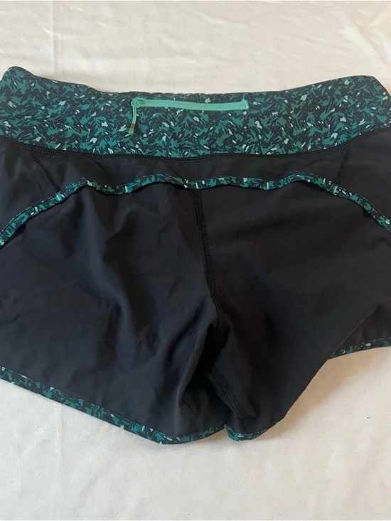 Lululemon Run Times Shorts Black Mountain Peaks Forage Teal Size 6 - Picture 2 of 5